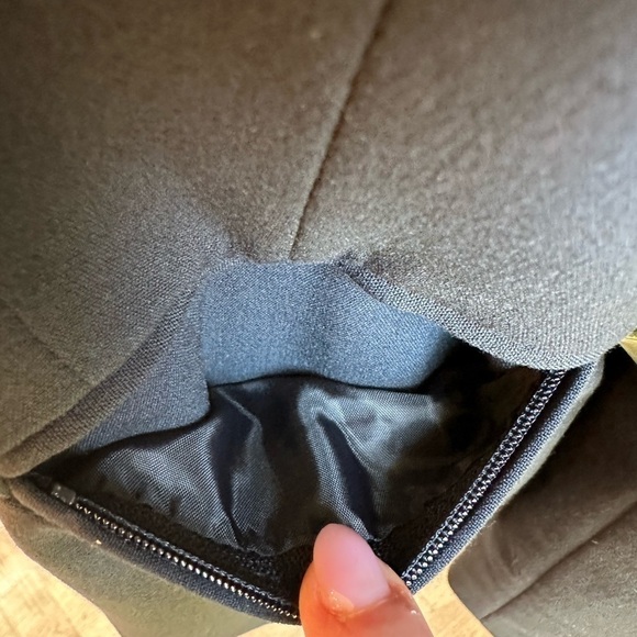 Tahari ASL Blazer Jacket Navy with Gold buttons & zipper pockets women’s sz 4P - Picture 8 of 13